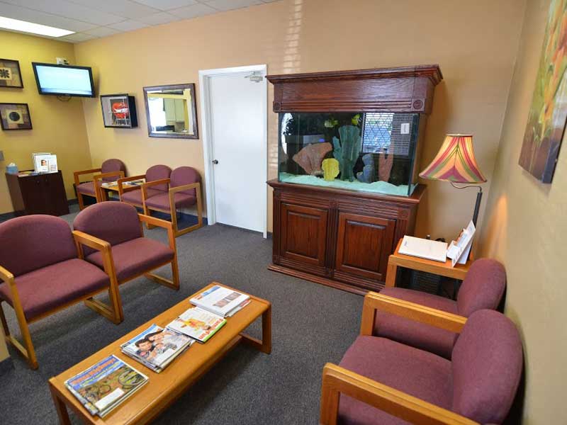 dr rossen reception area